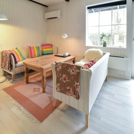Dom wakacyjny Four Bedroom Holiday In *