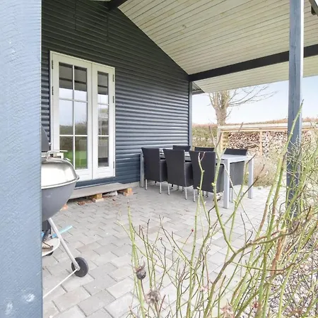 Dom wakacyjny Four Bedroom Holiday In *